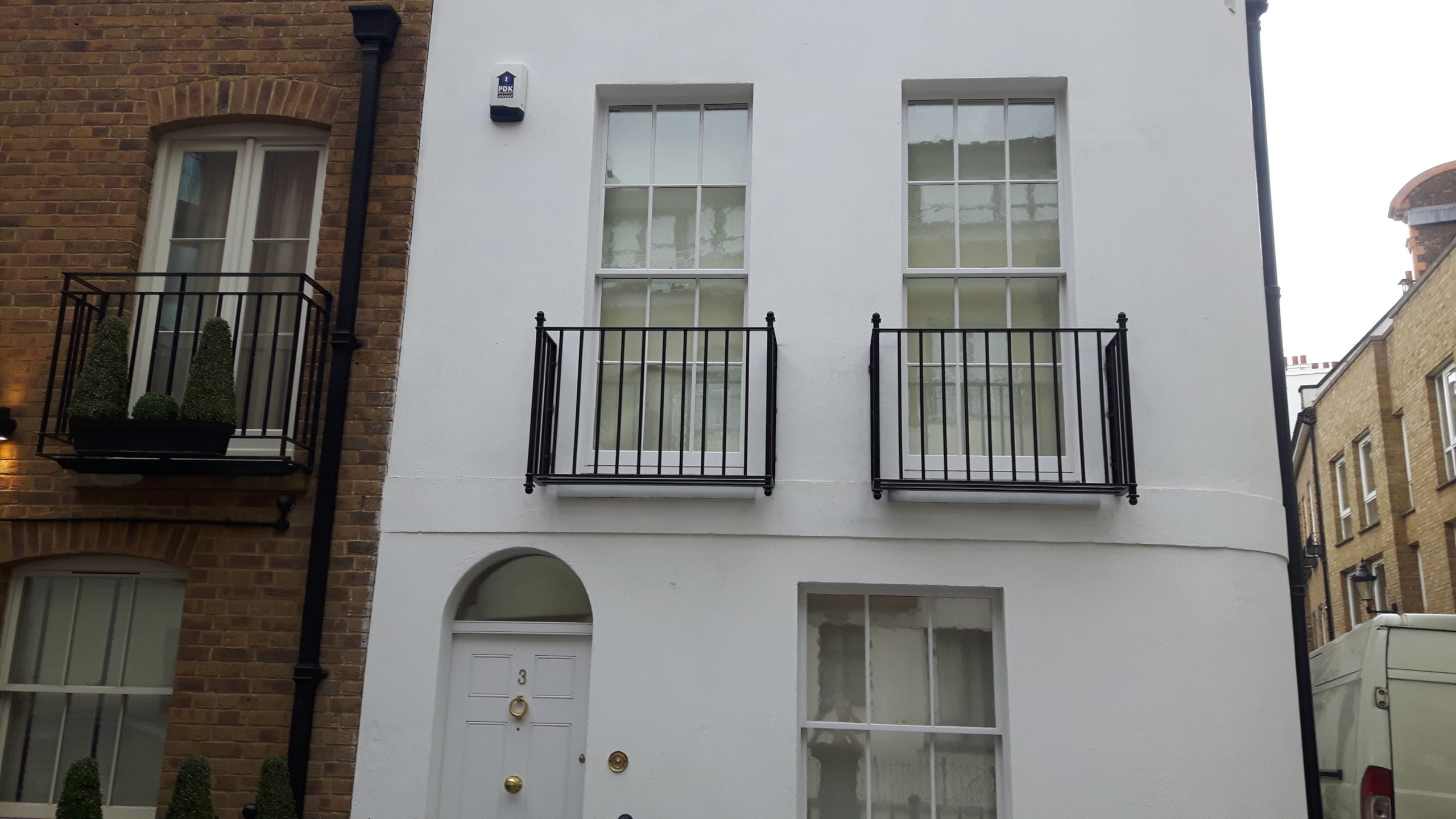 Juliet Balcony w Post Top Corners 1