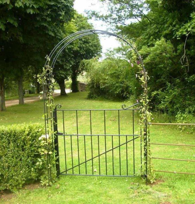 Country Style Gated Arch - The Great Gate Company
